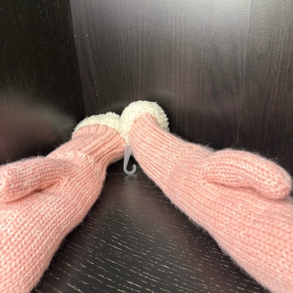 Brand New Cozy Baby Pink Lined Gloves | Warm Winter Accessories, Soft & Comfy - Picture 4 of 6